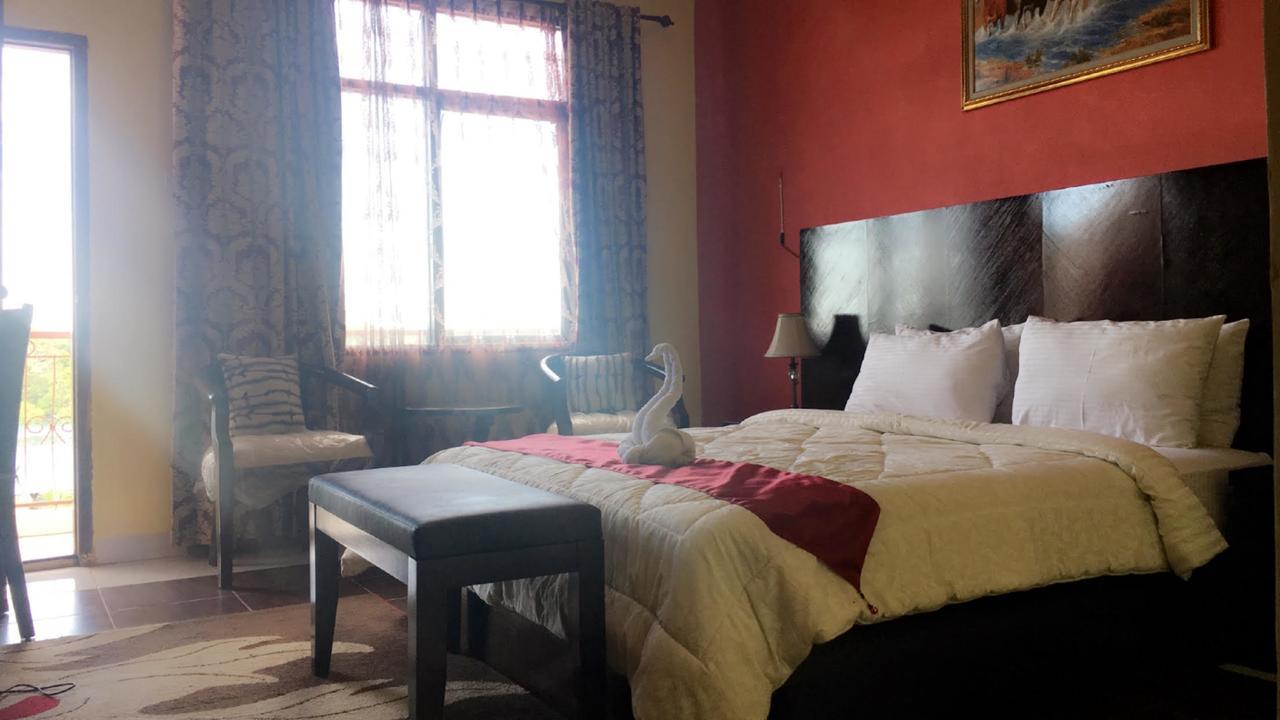 Syafira Hotel Langgur Екстер'єр фото