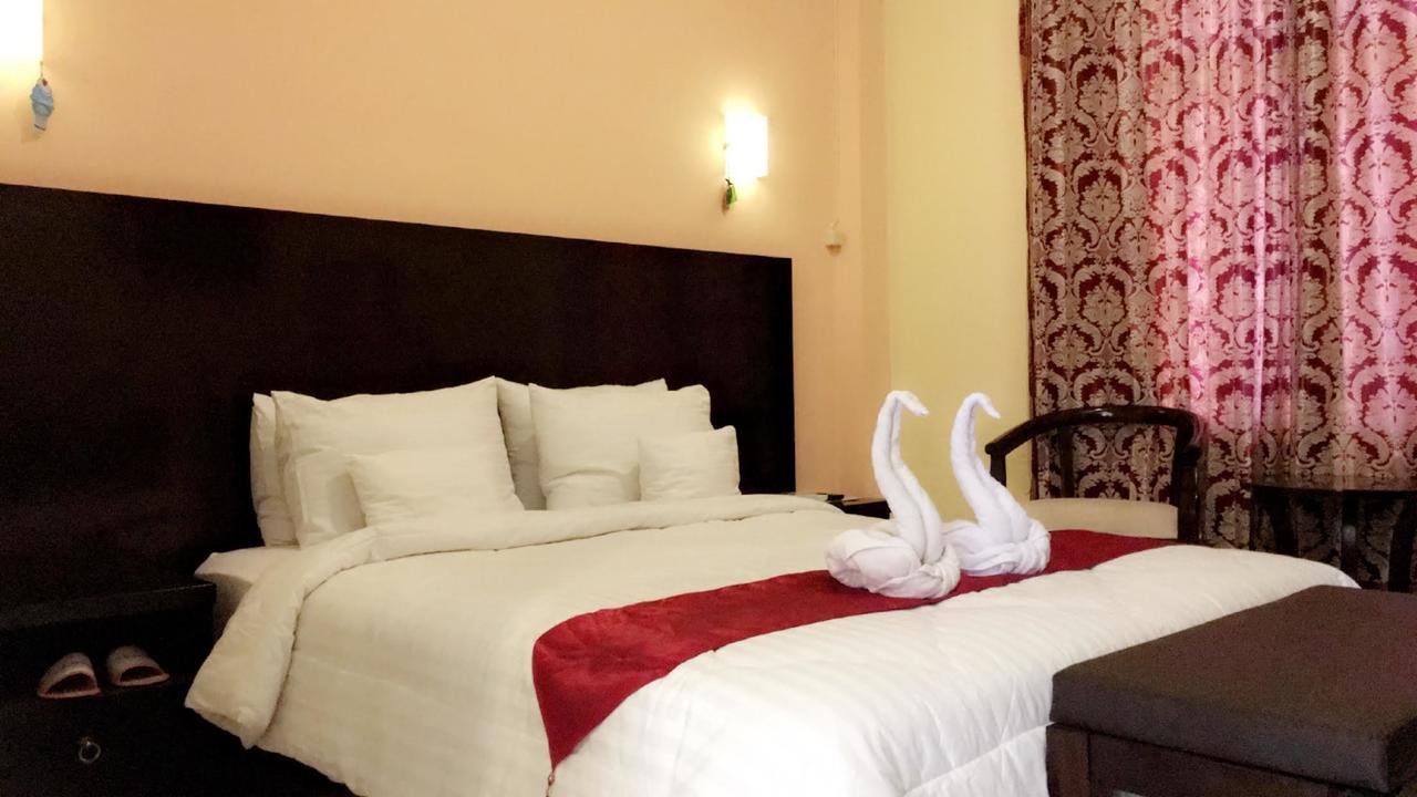 Syafira Hotel Langgur Екстер'єр фото