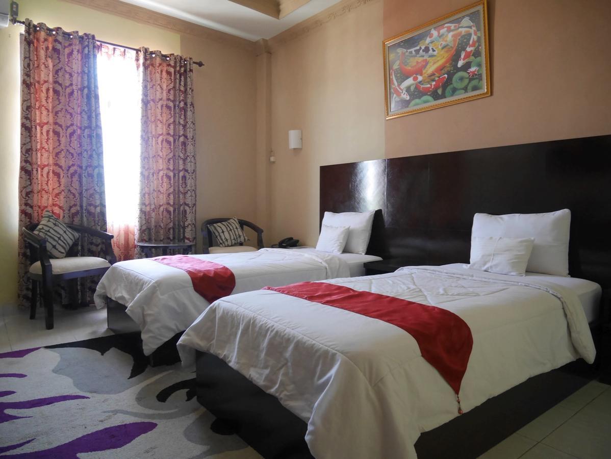 Syafira Hotel Langgur Екстер'єр фото
